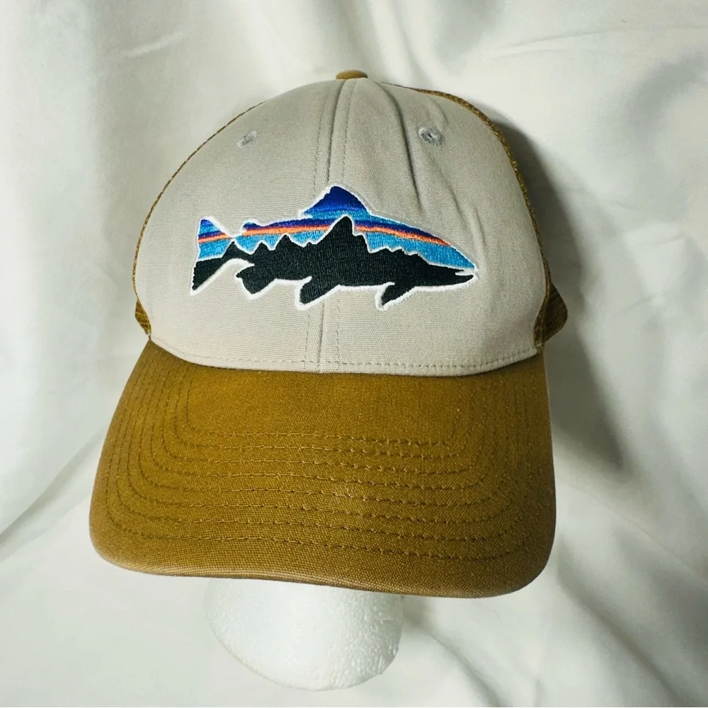 Patagonia Fish Logo Trucker Hat Mesh SnapBack Cap Outdoor Fisherman Gorpcore EUC